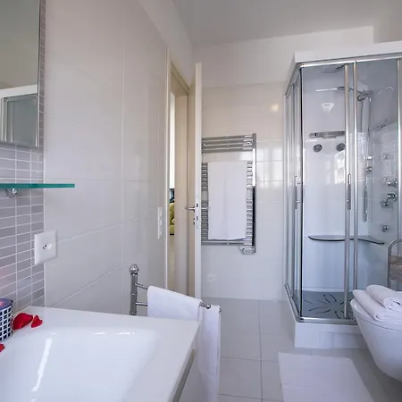 Apartment La Perla Del Ticino 15 *